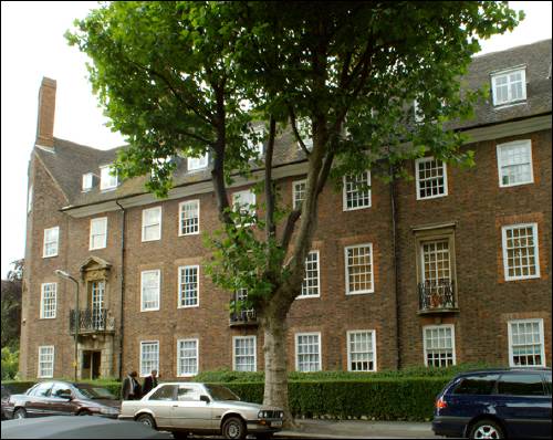 Temple Fortune Court c